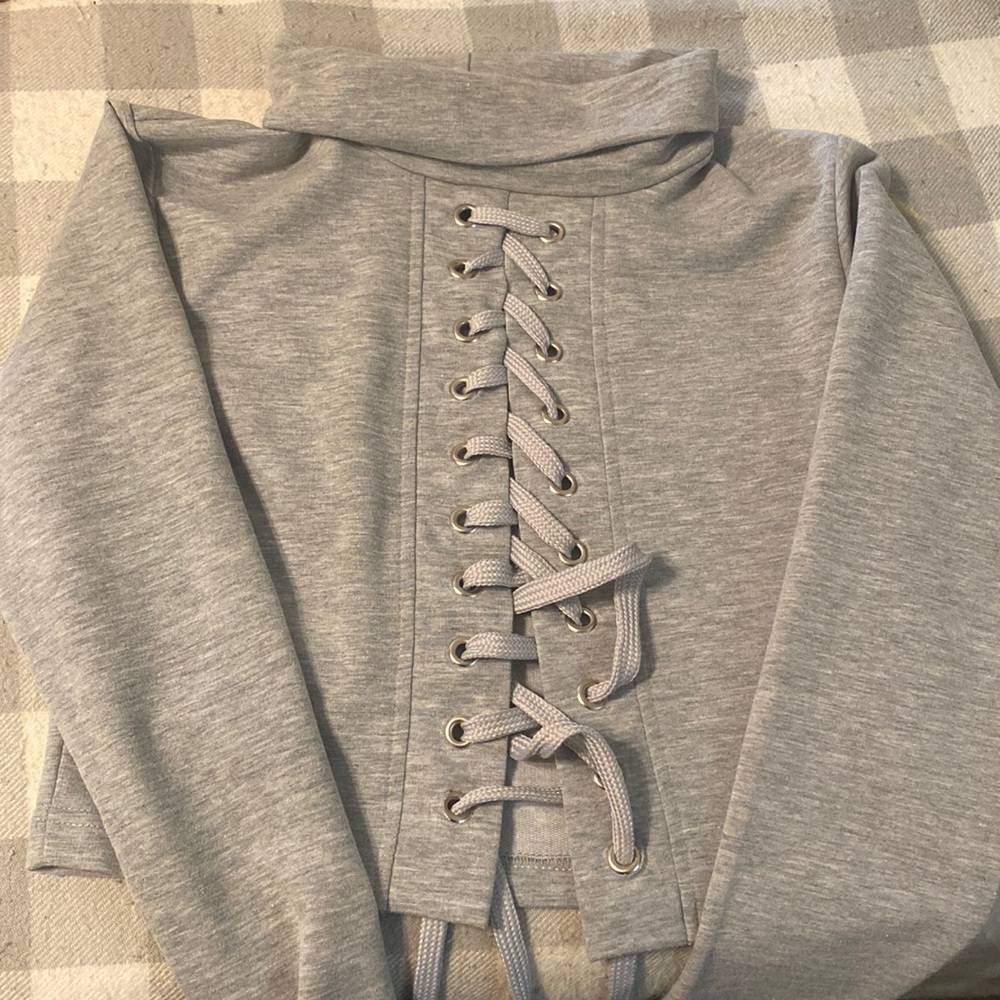 Crop open tie front top